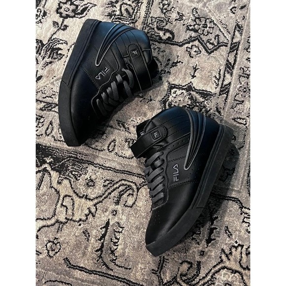 Fila Black‎ High Tops Kids Shoes Size 3 - Picture 1 of 7